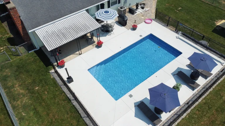Sport Pool with Corner Steps